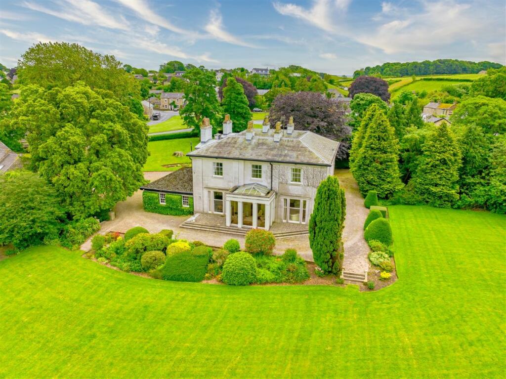 Hall Garth, Over Kellet, Carnforth, LA6 1BX photo 2