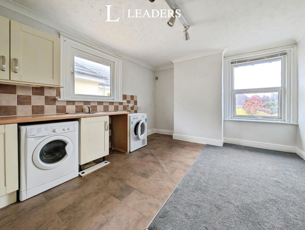 Apartment in Southampton, St James - View 4