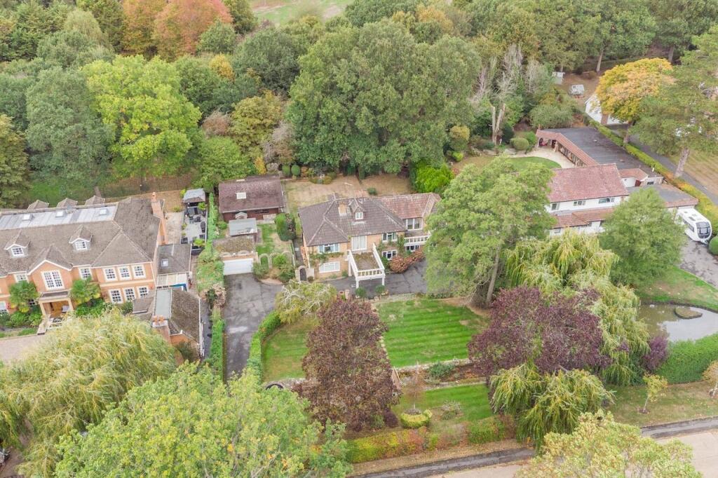 House in Slough, Stoke Poges - View 4