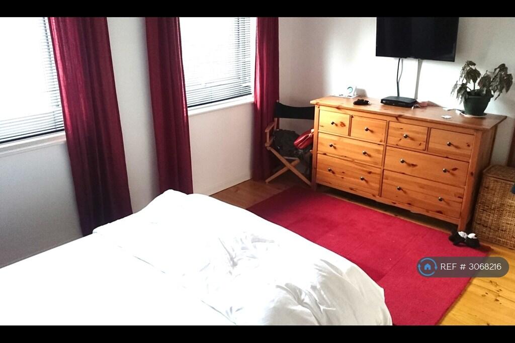 House in London, Ferme Park, Stroud Green - View 5