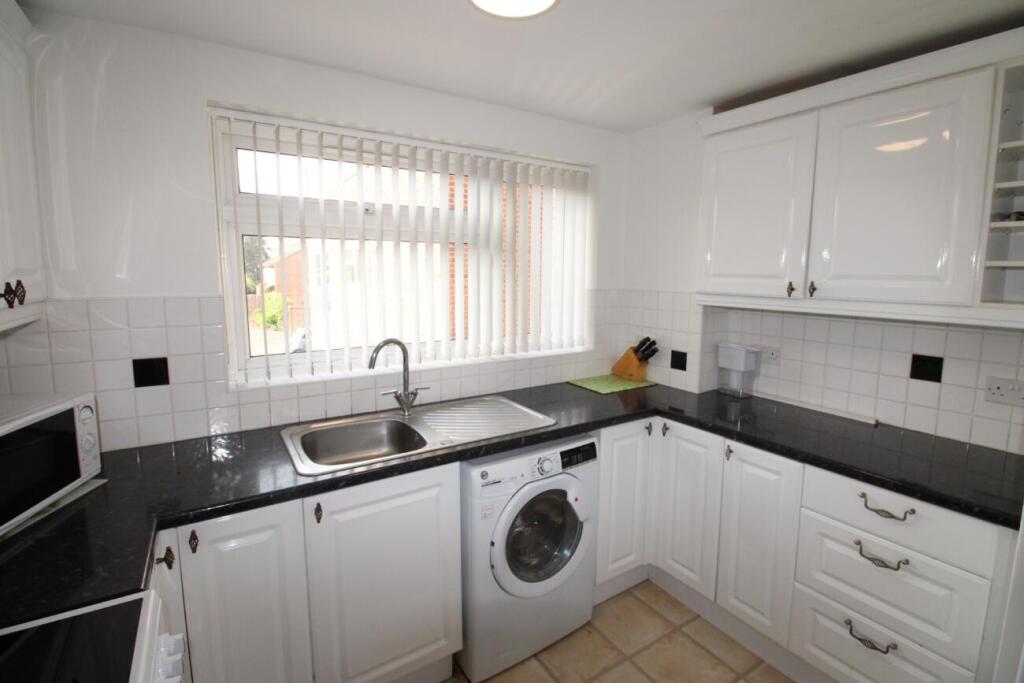 Tyrells Close, Upminster, Essex photo 4