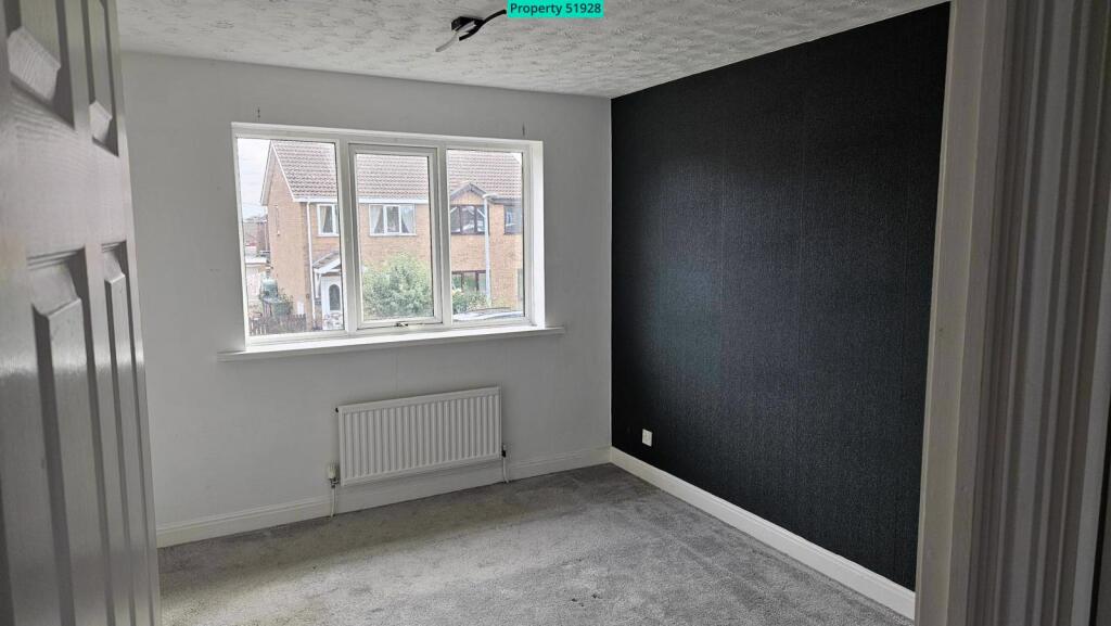 House in Immingham, North East Lincolnshire - More