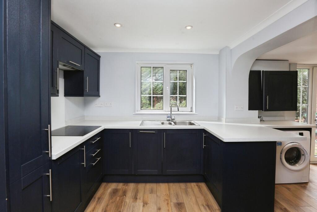 House in Eastleigh, Boyatt Wood - View 2