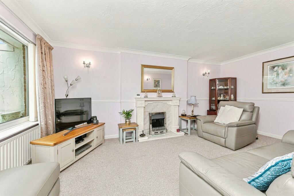 House in Wakefield - View 5