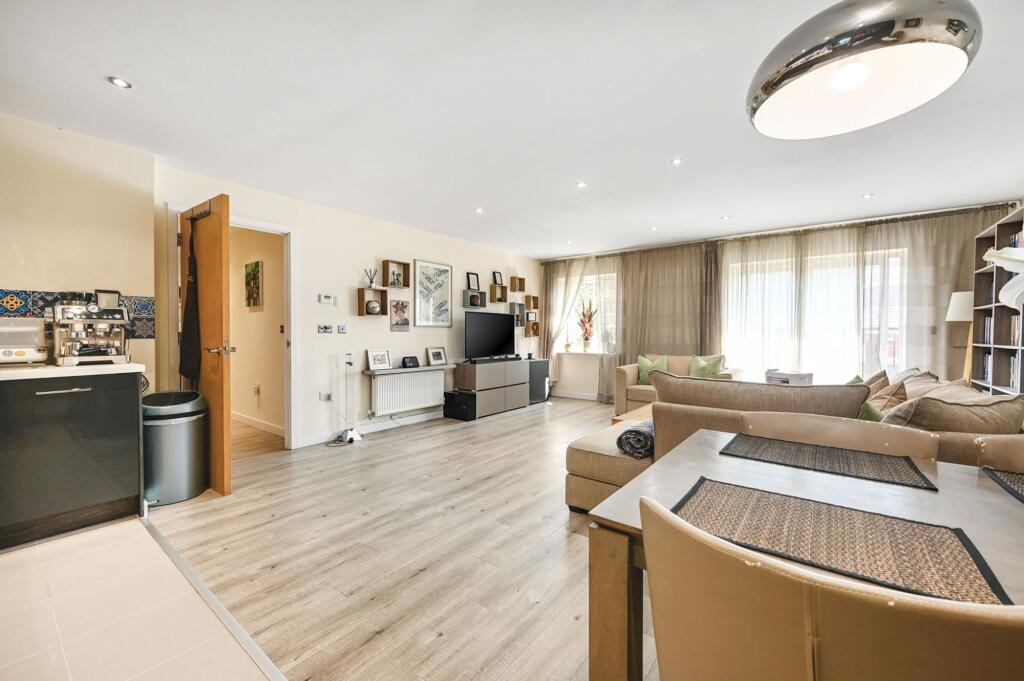 Apartment in Tonbridge - View 5