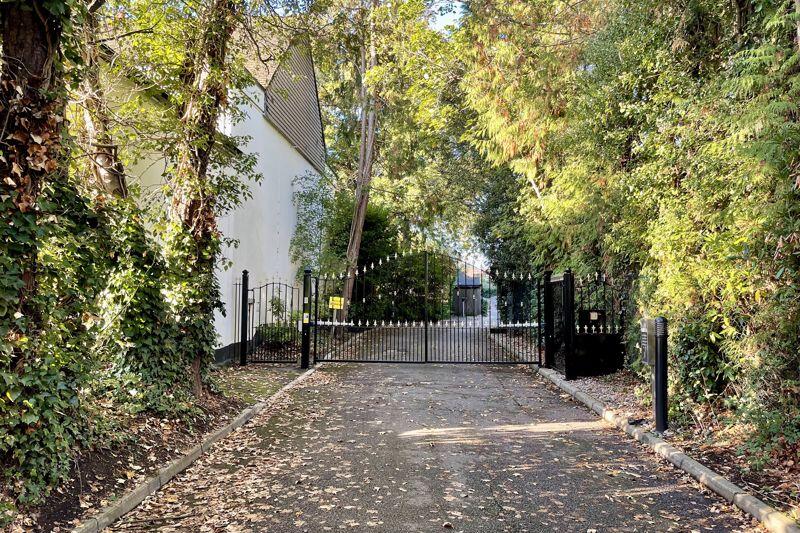 Church Road, Esher photo 3