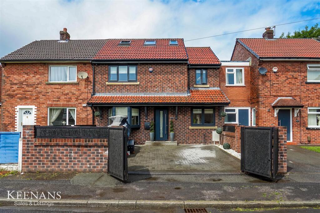 4-bed semi-detached on Elm Road, Kearsley, Bolton, £300,000