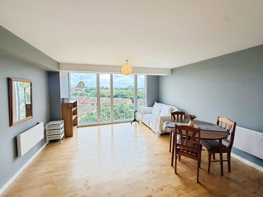 Saxton, The Avenue - View 3