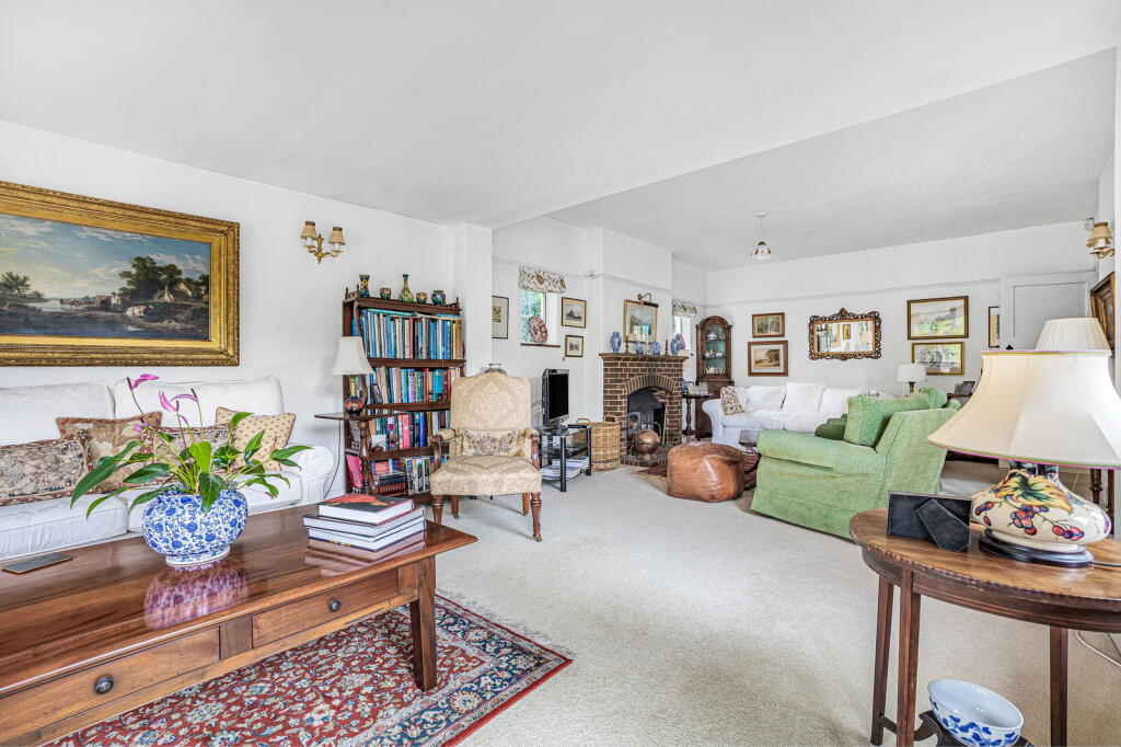Edwin Road, West Horsley, Surrey, KT24 6LN photo 4