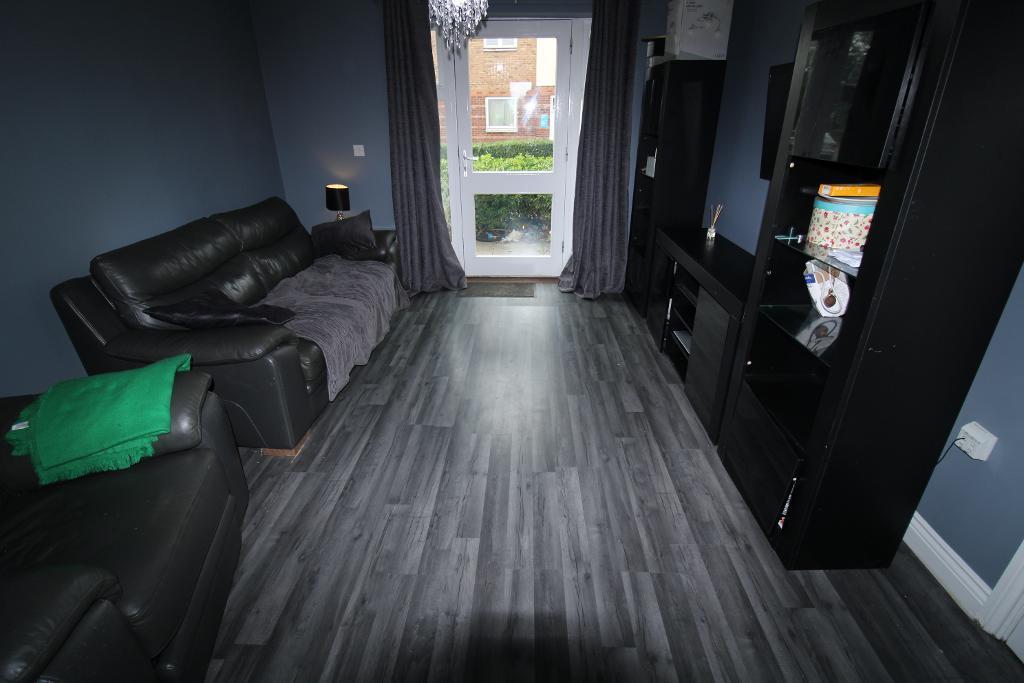 Apartment in Milton Keynes - View 5