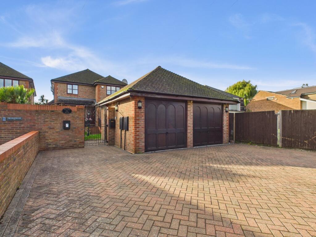 Main image of property: Hythe End Road, Wraysbury, Staines-upon-Thames, Berkshire, TW19