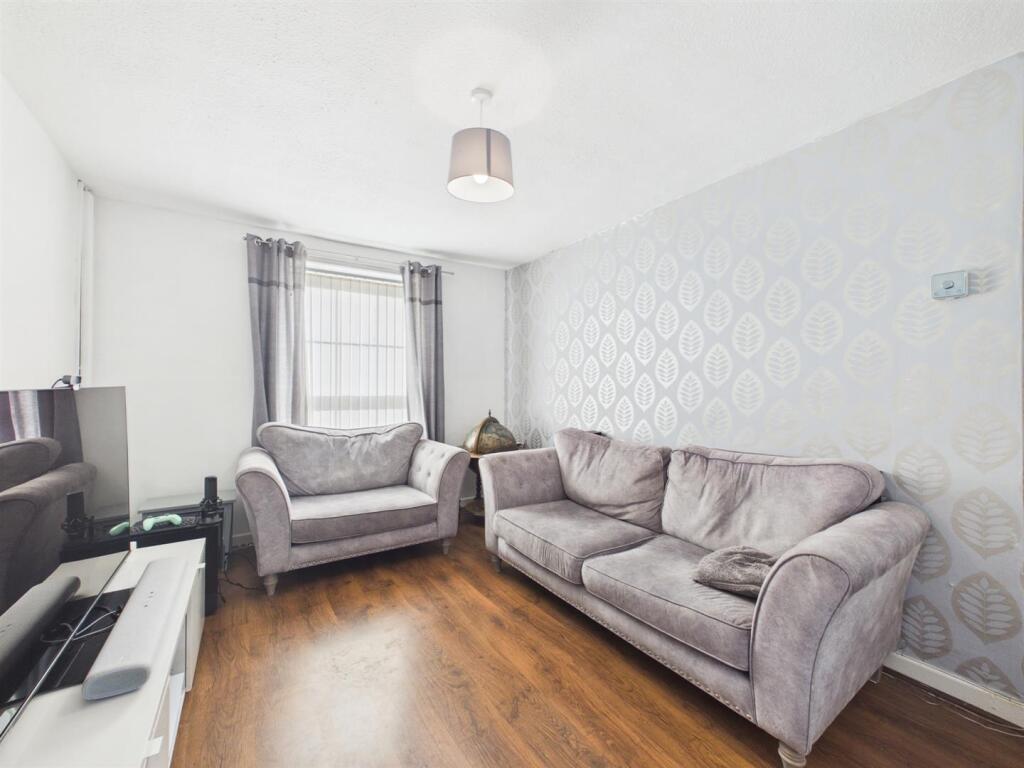 House in Wirral, Liverpool City Region - View 2