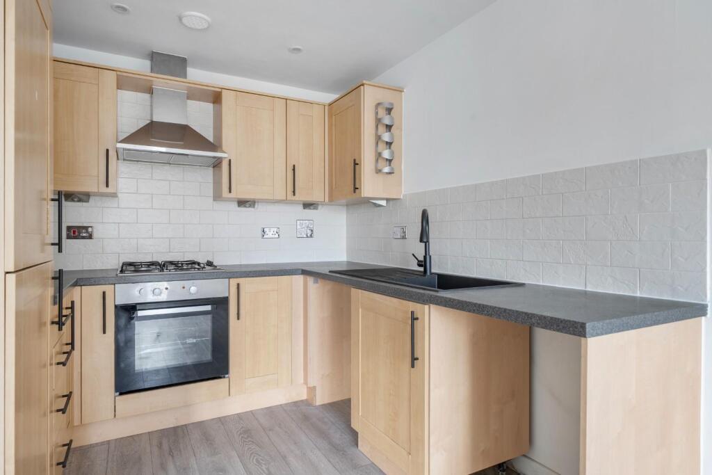 Sherwood Avenue, Larkfield - View 6