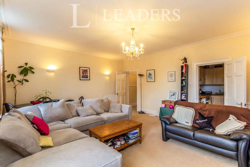 Apartment in Cheltenham, The Strand, Fairview - View 2