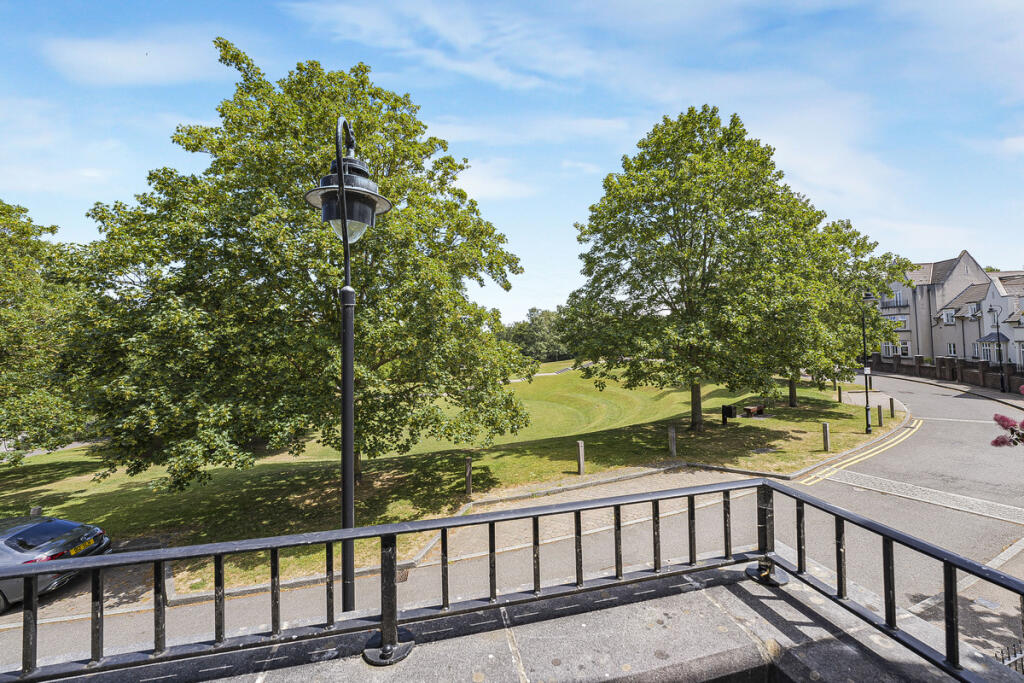 House in Dartford, Swanscombe and Greenhithe - More