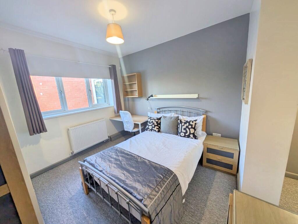 Main image of property: Hagley Road West, Oldbury, West Midlands, B68