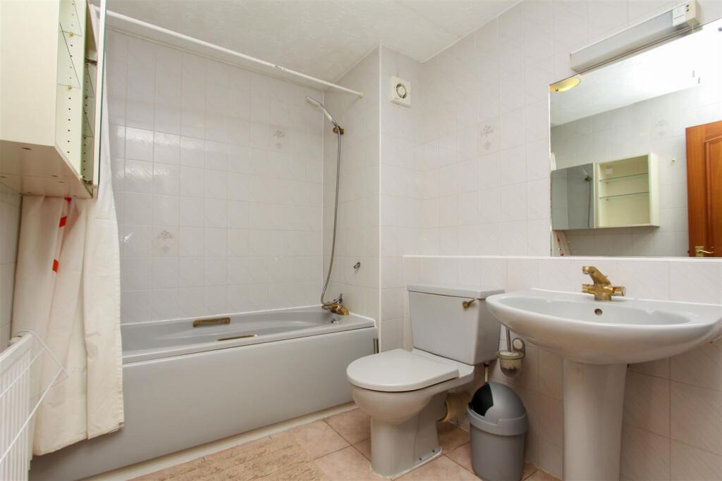 Apartment in Harrow - View 5