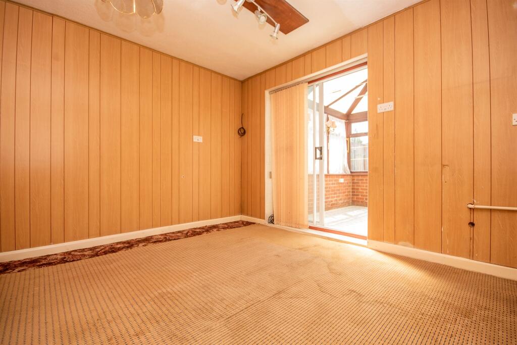 Alexandra Road, Desborough, Kettering - View 3