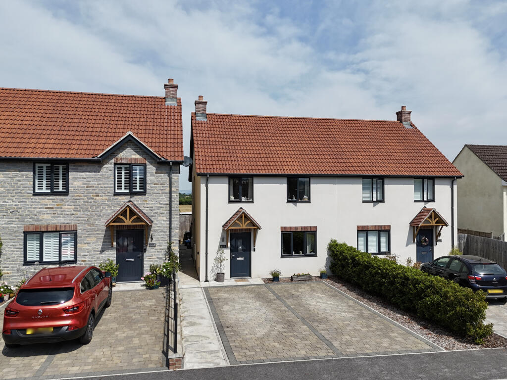 Oak Crescent, Walton photo 2