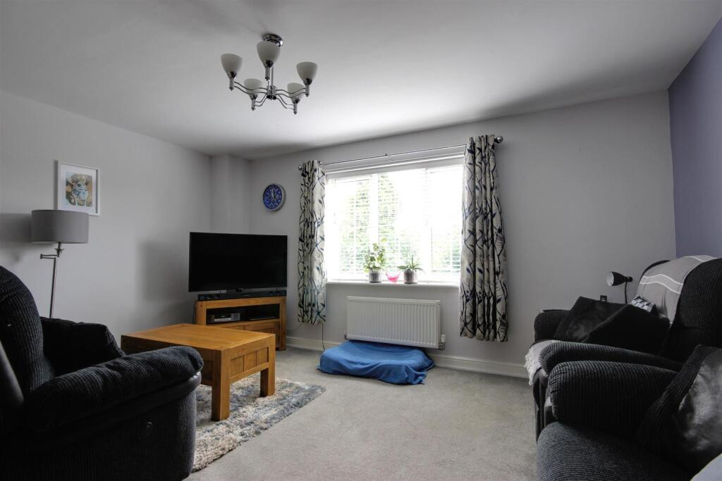House in Hull - View 2