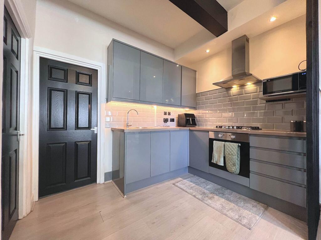Apartment in London - View 5