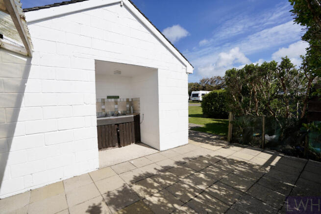 Outdoor Kitchen
