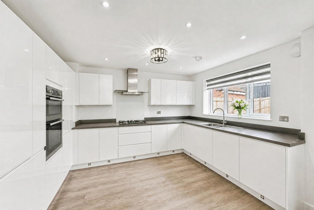 House in Northampton - View 4
