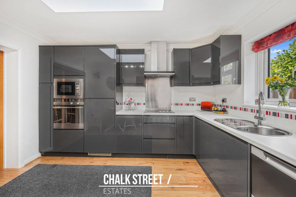 House in London - View 2