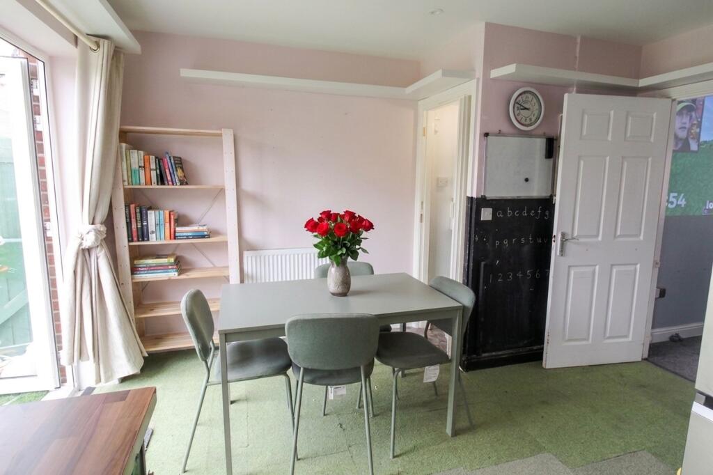 House in Chester, Garden Village, Saltney - More