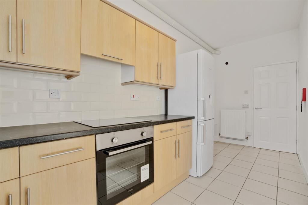 Apartment in Plymouth - View 5