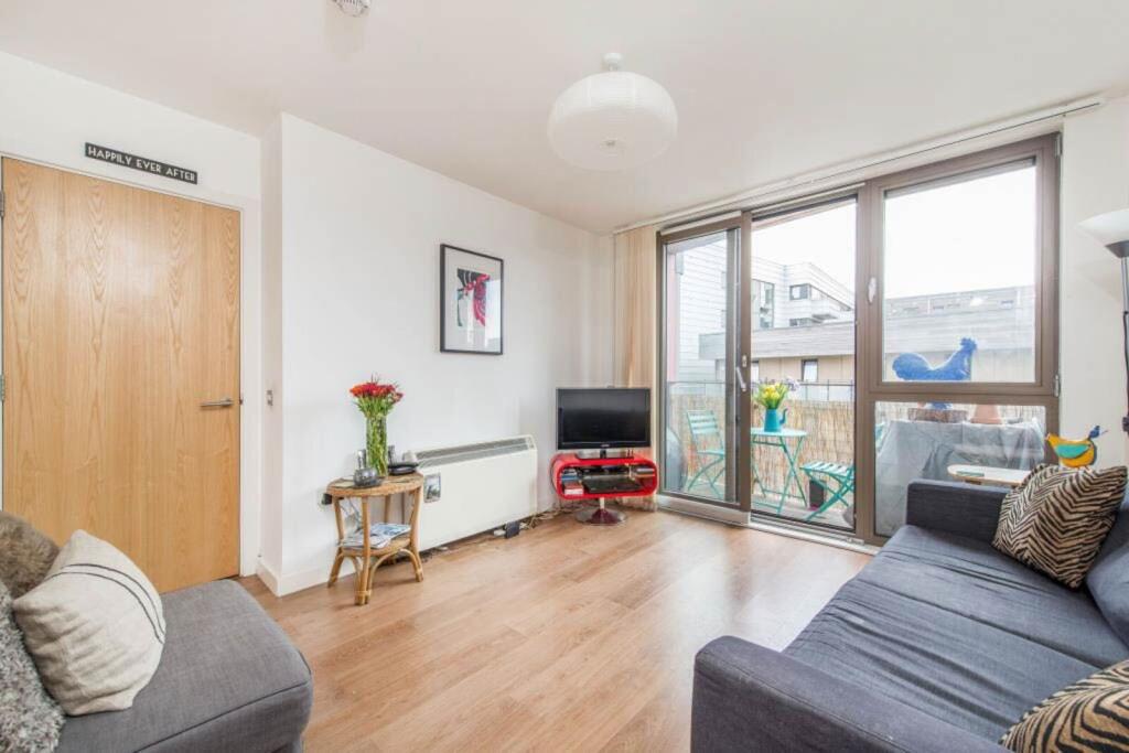 Main image of property: Spencer Way, Shadwell, London, E1