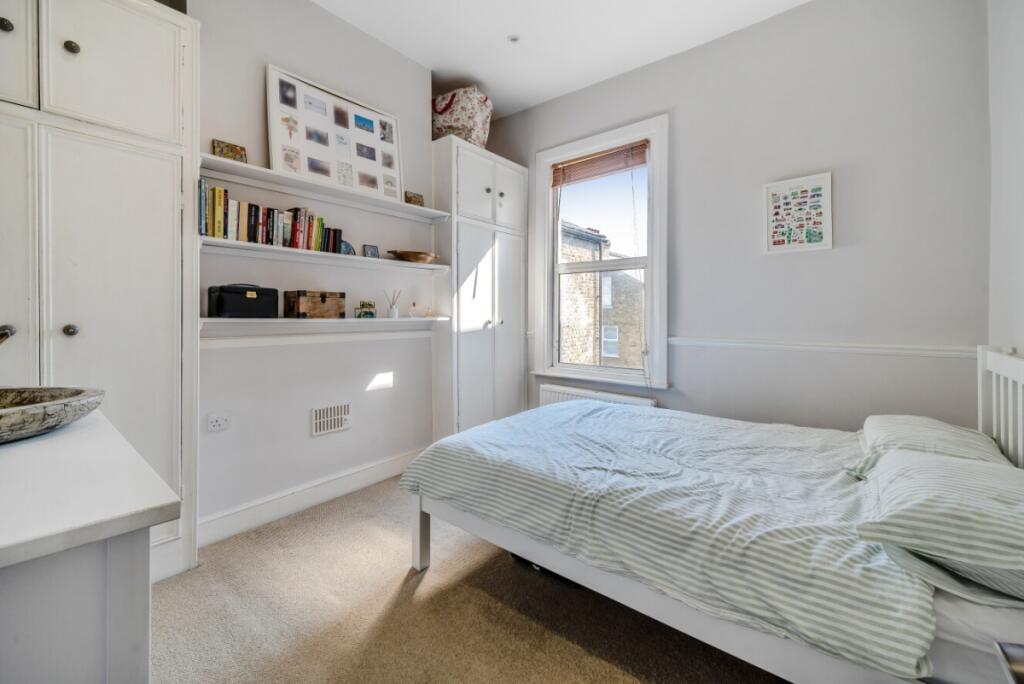 Apartment in London, Stockwell - View 4