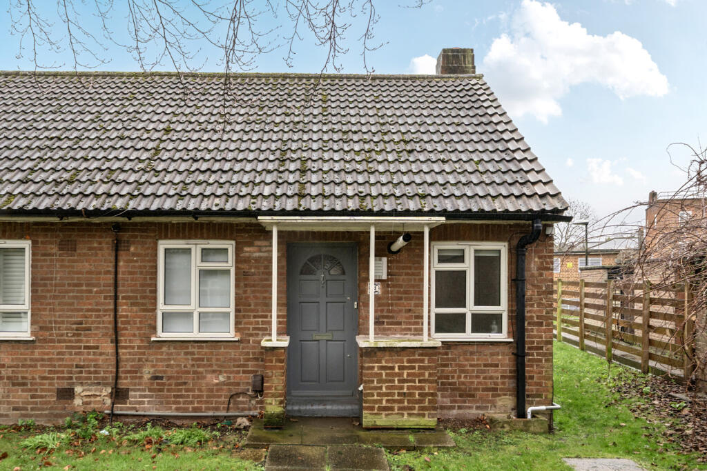 Main image of property: Glazebrook Close, London