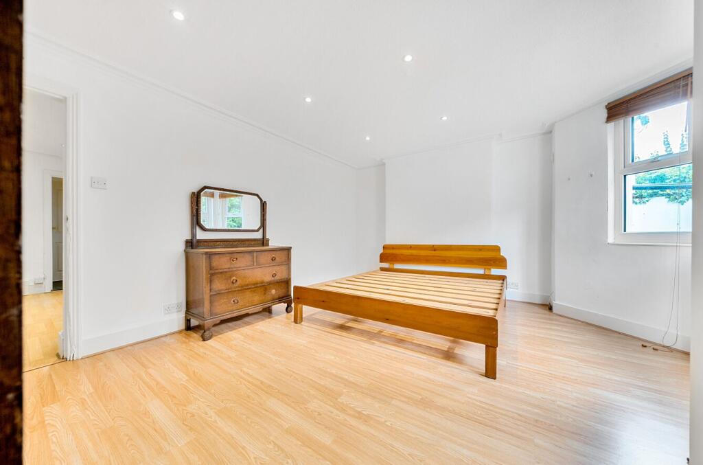Apartment in Beckenham - View 5