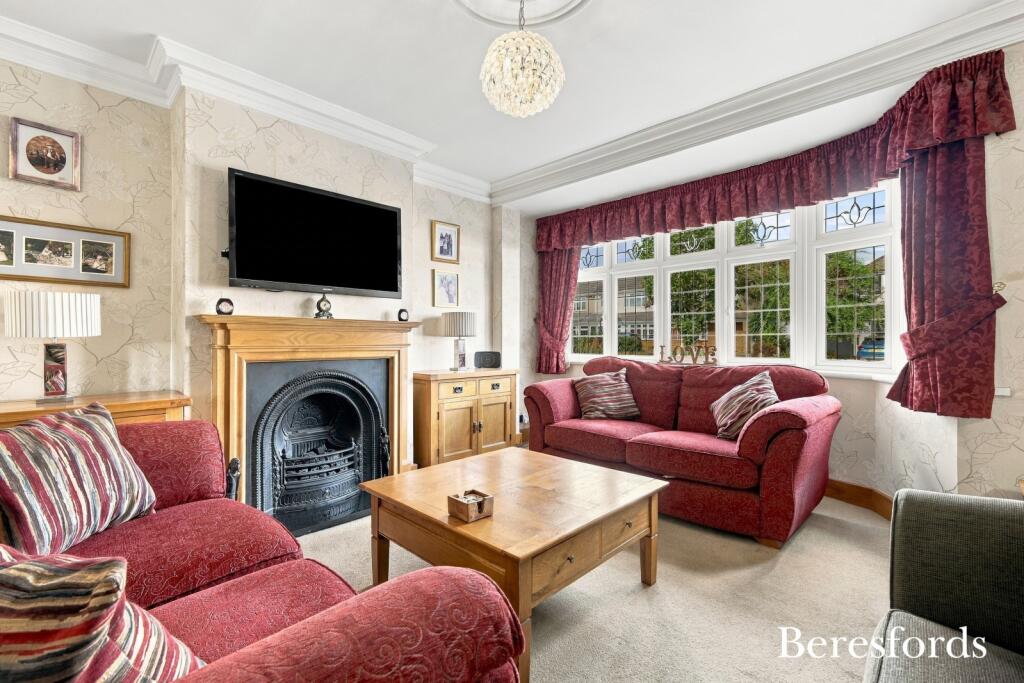 Avon Road, Upminster, RM14 photo 4
