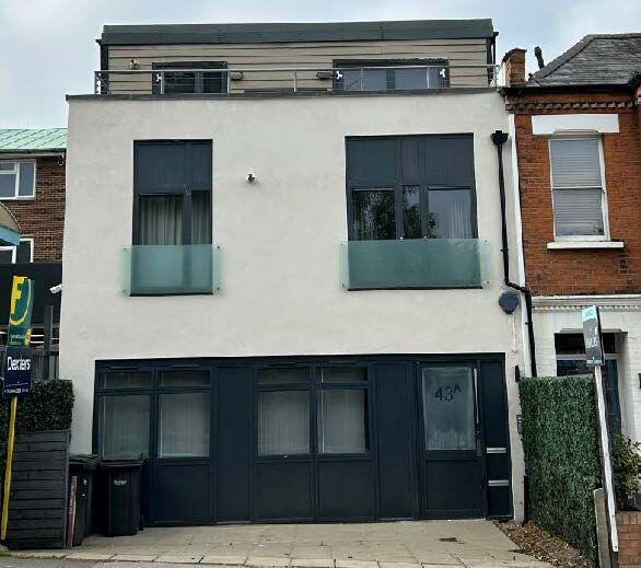 Main image of property: Flat 1, 43A Colney Hatch Lane, London, N10 1LJ