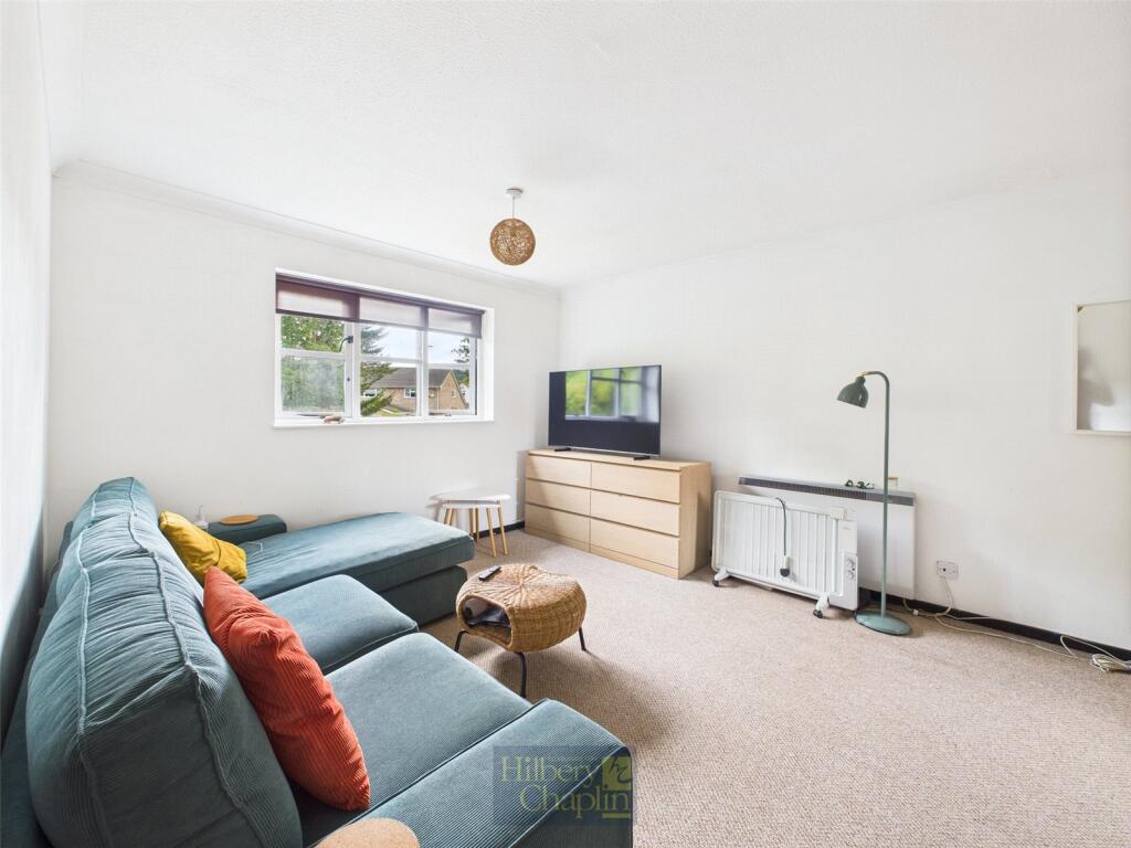 Courtney Park Road, Langdon Hills, Basildon, Essex, SS16 photo 4