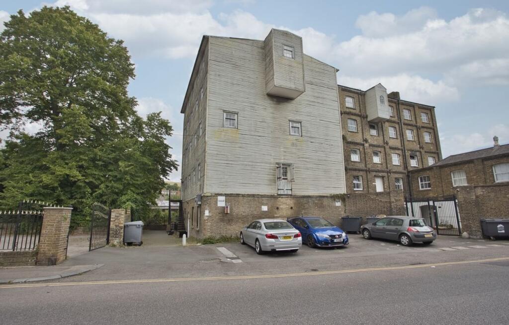 Main image of property: London Road, Dover, Kent, CT17