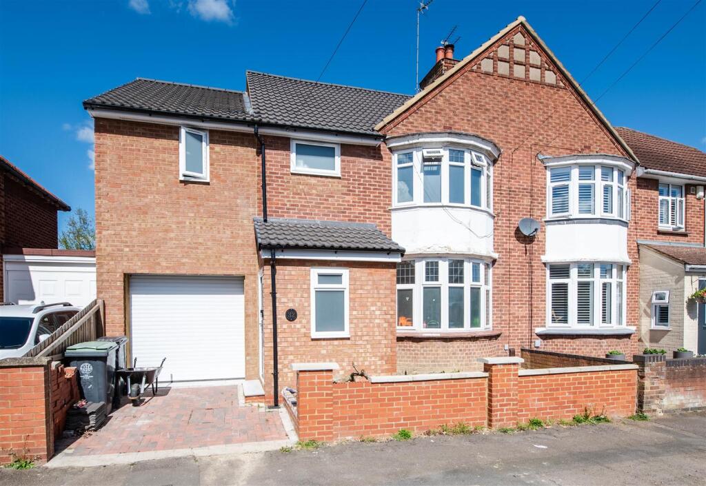 Main image of property: Park Avenue, Rushden