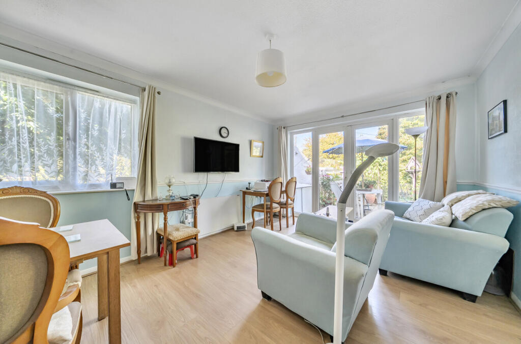 Juniper, Birch Hill, Bracknell photo 4
