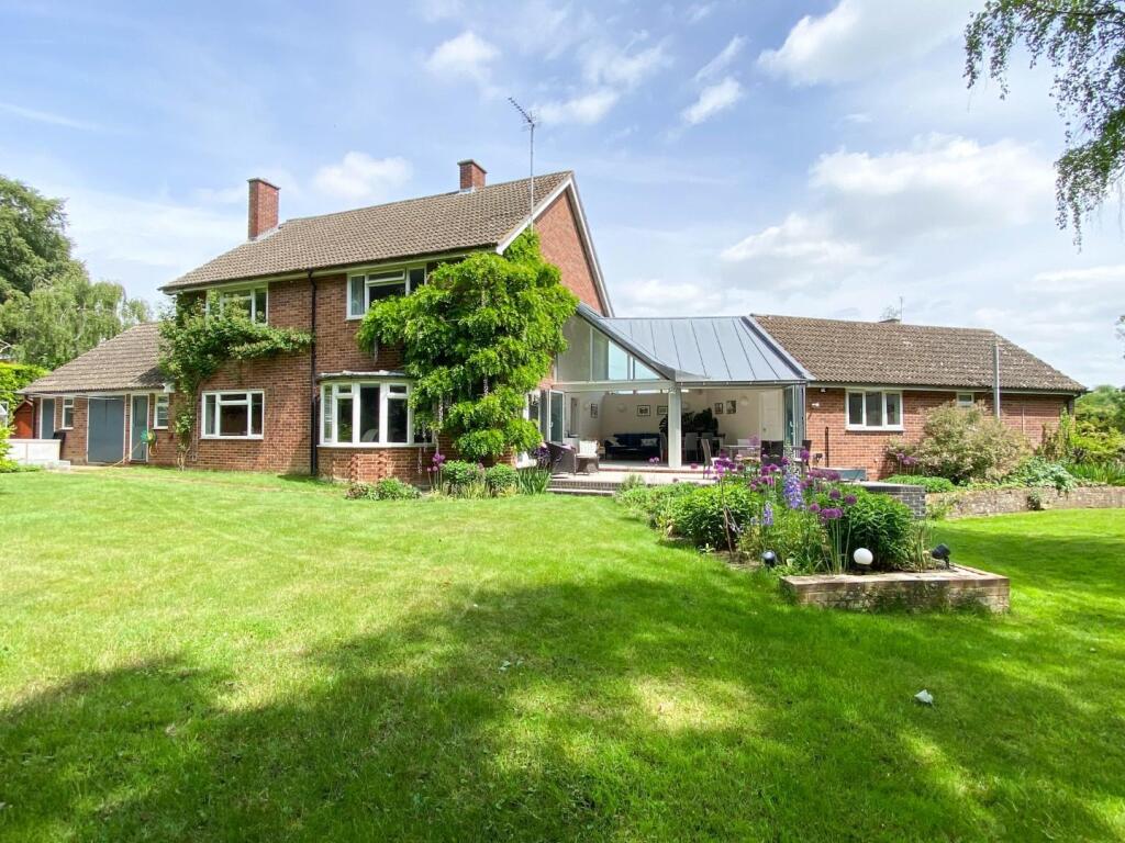 Main image of property: Finchs Close, Stapleford, Cambridge