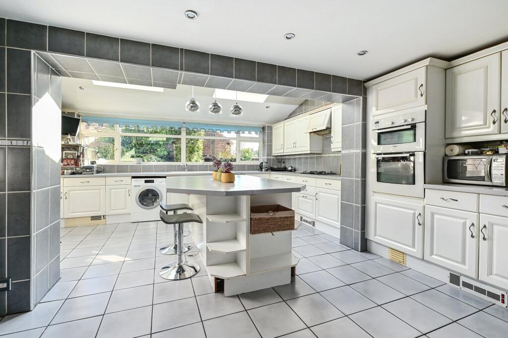 Cumberland Road, Ashford, Surrey, TW15 – pohled 3