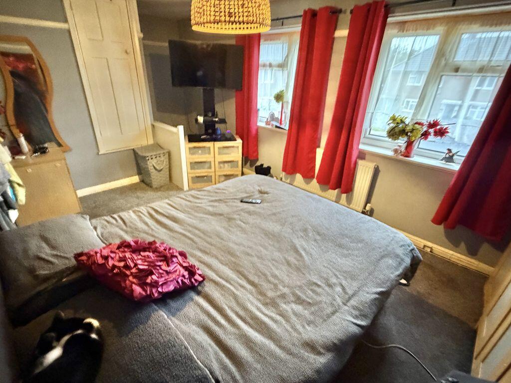 House in Birmingham, West Midlands - More