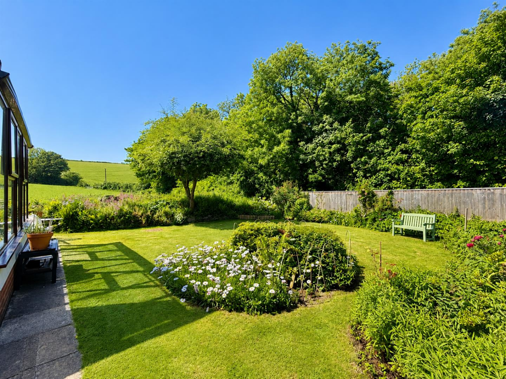 Huccaby Close, Brixham Heights, Brixham photo 4