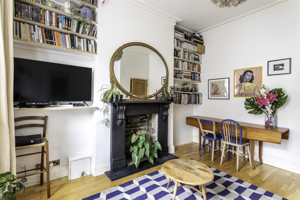 Apartment in London - View 2