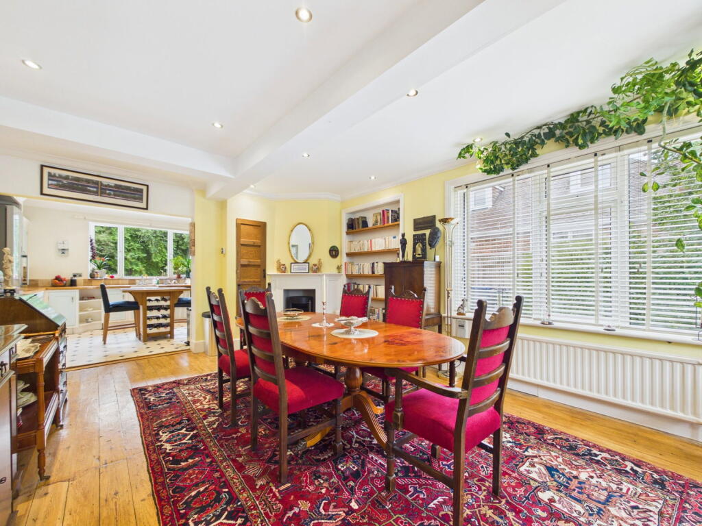 House in Worthing, West Sussex - View 4