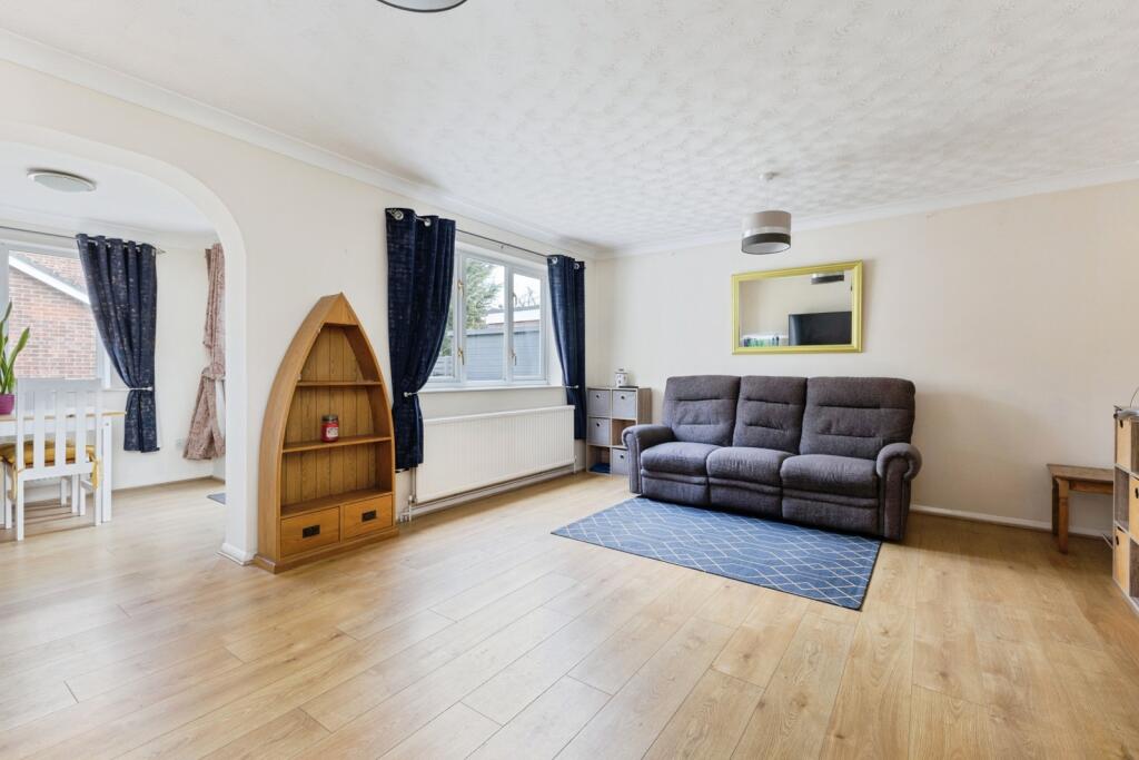 Queens Court, Attleborough, Norfolk, NR17 photo 4