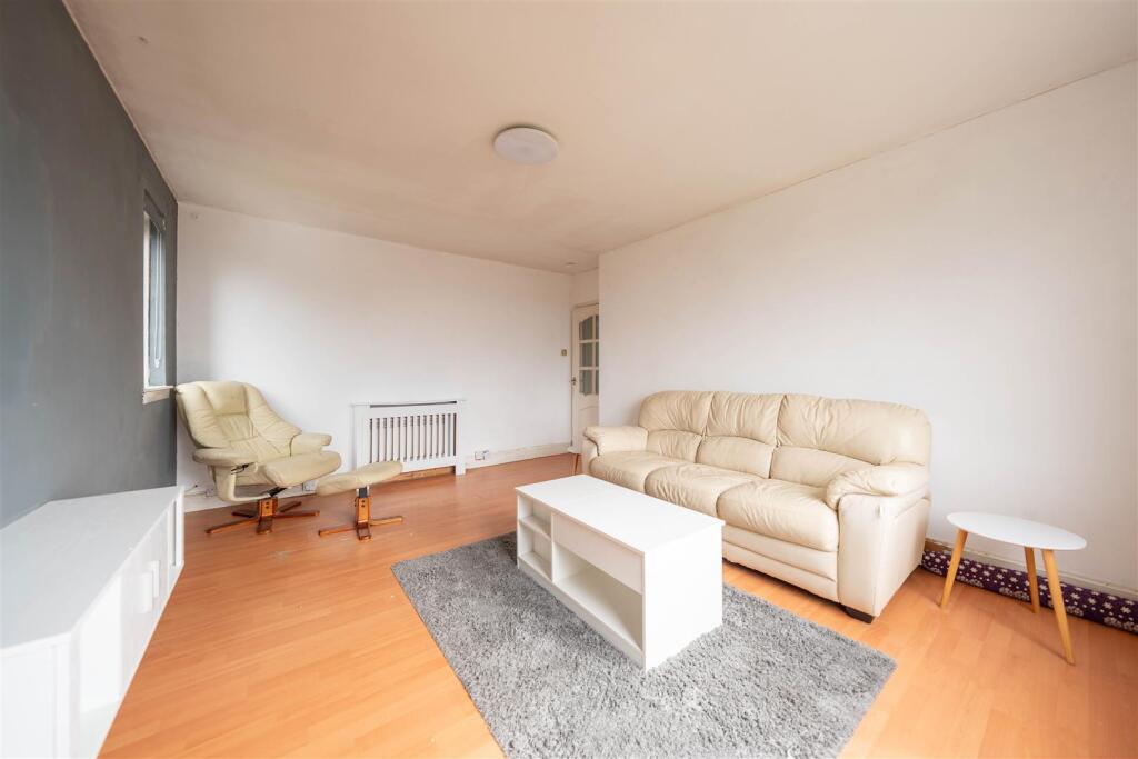 Apartment in Dundee, Ancrum, Lawside - View 2