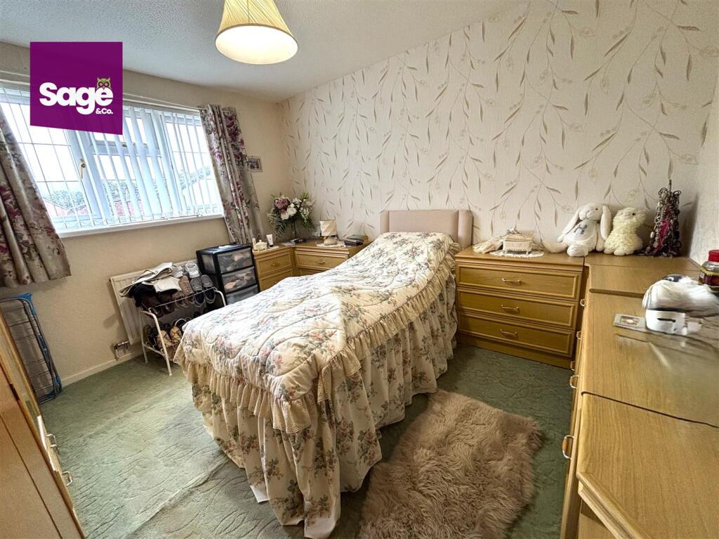 Apartment in Newport - More