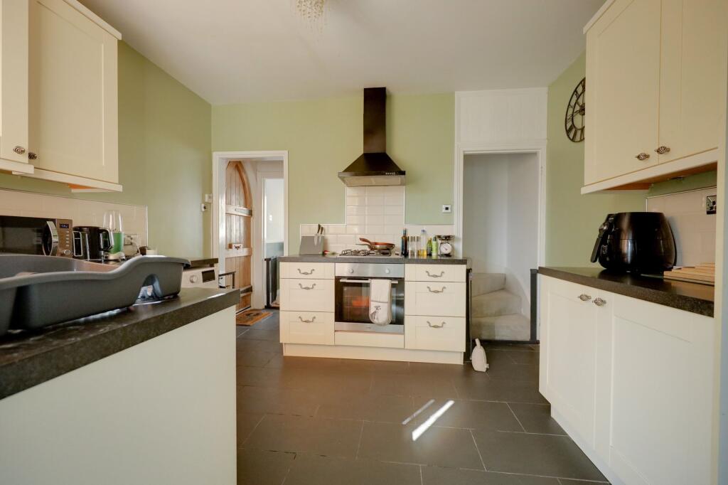 House in Burgess Hill, World's End - View 5